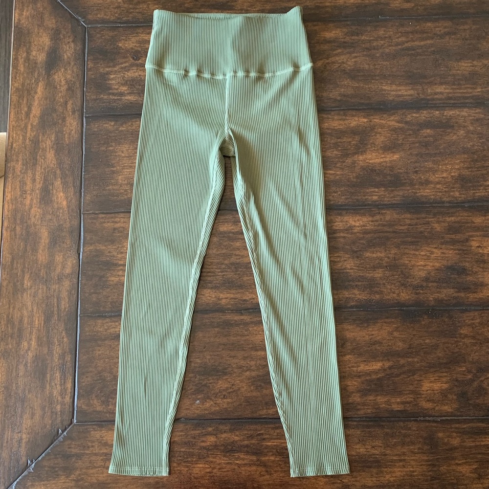Carbon 38 olive green ribbed leggings